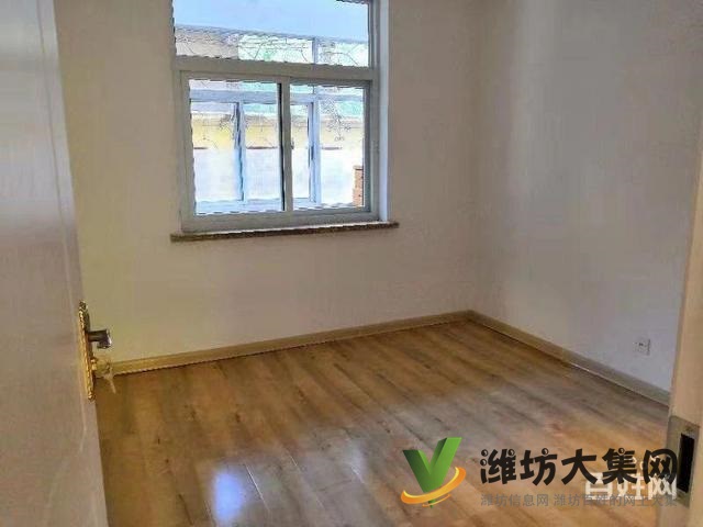 冠华小区1楼带院南开门两室  精装修仅售52万