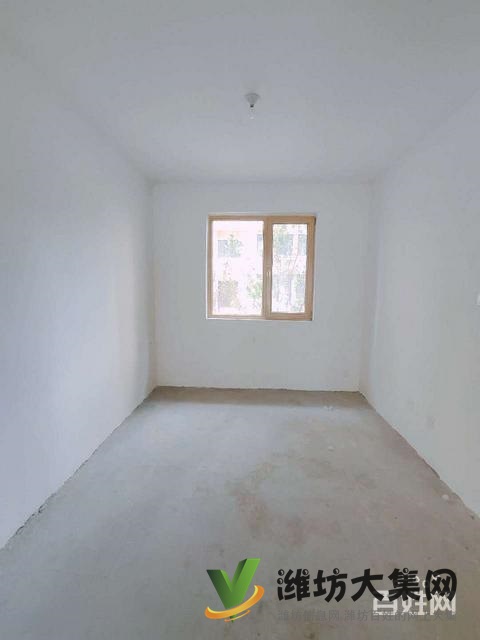 玫瑰公馆一楼带大院！送城市会客厅！三居，更名贷款，