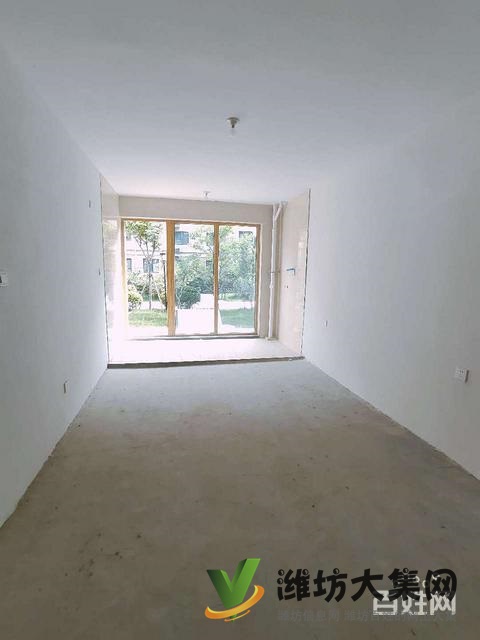 玫瑰公馆一楼带大院！送城市会客厅！三居，更名贷款，