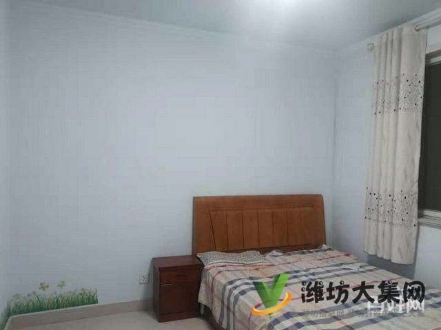 此房为结婚准备，舒适三室，精装修，现因换大房，找有