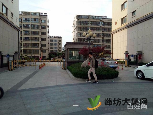 天熙苑  40万！三室精装 mai一层song一层