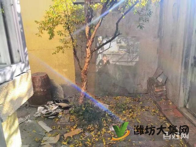 冠华小区1楼带院南开门两室  精装修仅售52万