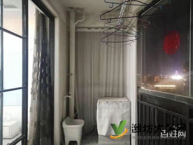 此房为结婚准备，舒适三室，精装修，现因换大房，找有