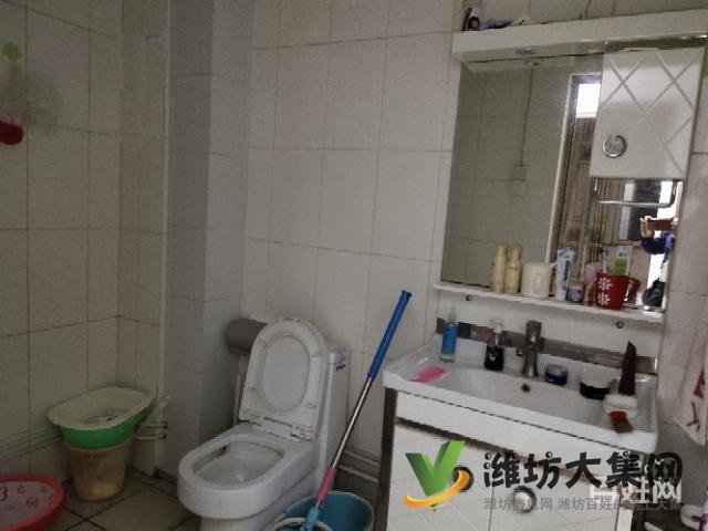 南关小学附近电梯洋房四楼精装三室