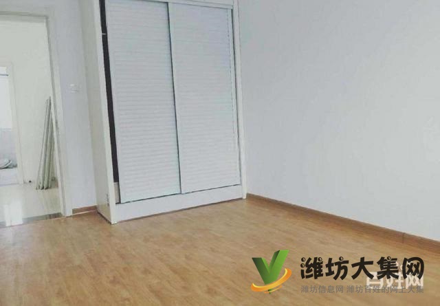 通亭街海龙路高铁站近，三室朝阳，精装修，周边配套齐