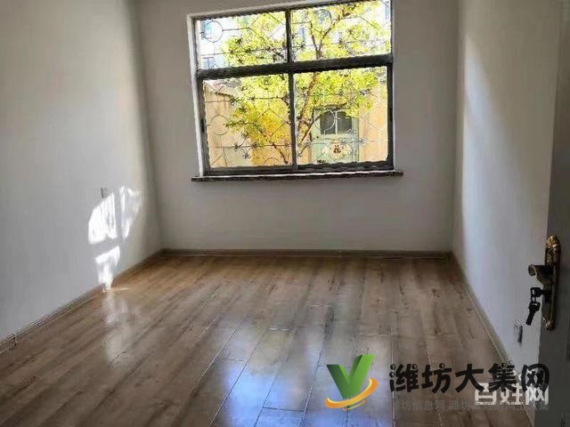 冠华小区1楼带院南开门两室  精装修仅售52万