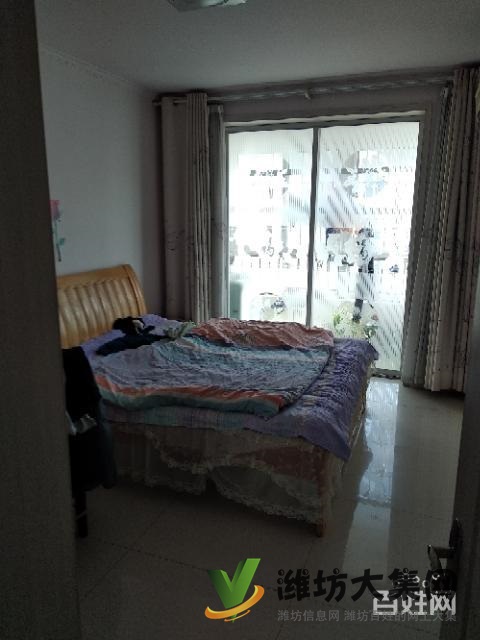 潍水蓝湾三室两厅精装干净手续齐全可以贷款