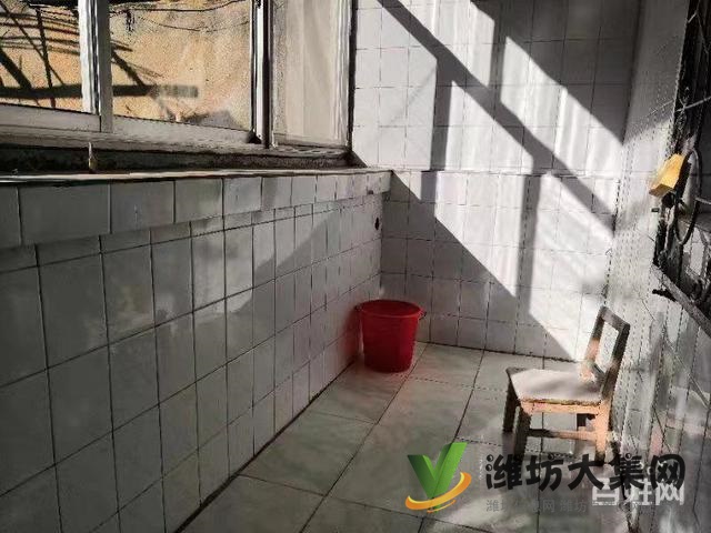 冠华小区1楼带院南开门两室  精装修仅售52万