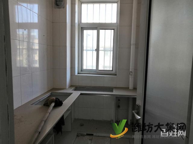 福满园上下复式，精装未住，四室两厅带仓库