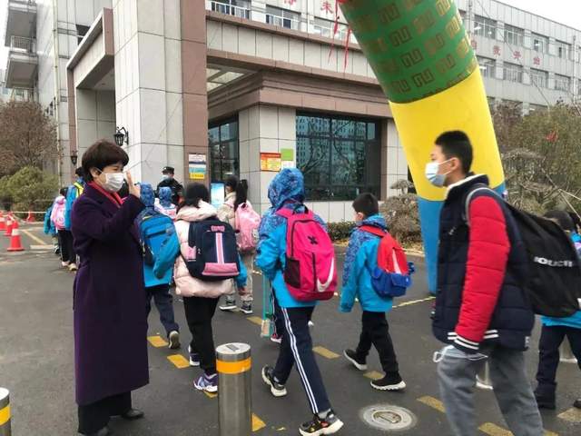 多图直击！潍坊中小学开学啦