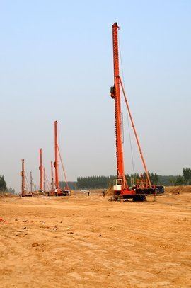 当地承接地基强夯桩基工程